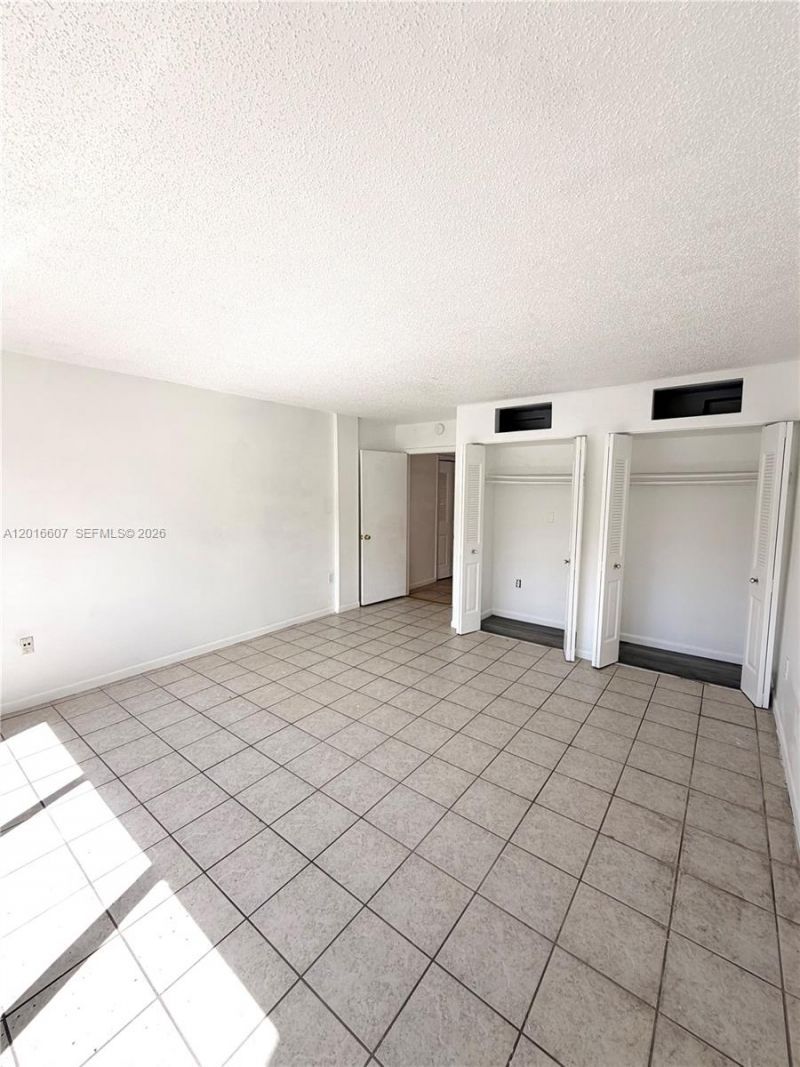 6990 NW 186th St , Unit 4-210A, Hialeah, FL 33015 Photo