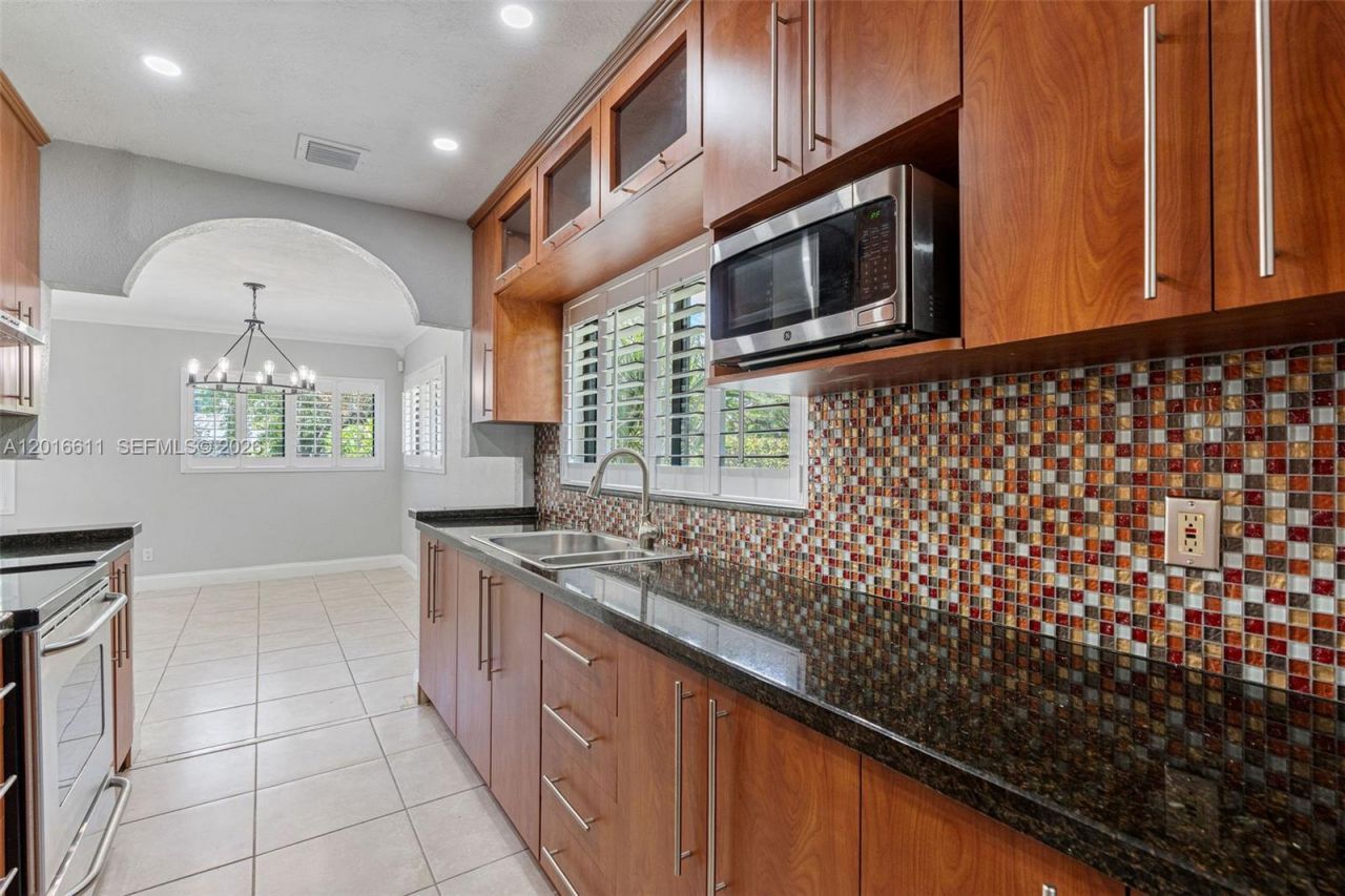 1025 Sylvania Blvd , West Miami, FL 33144 Photo