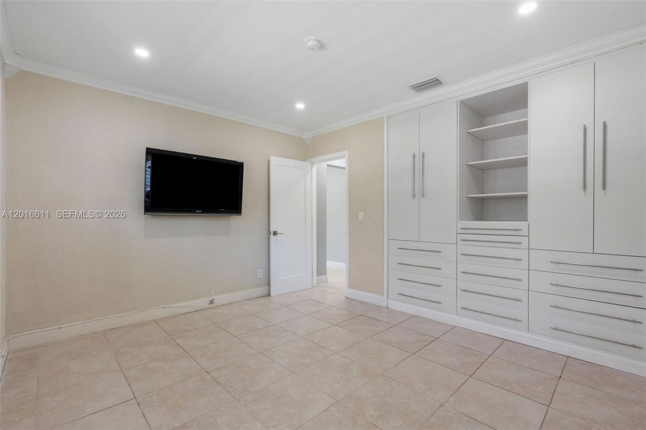 1025 Sylvania Blvd , West Miami, FL 33144 Photo