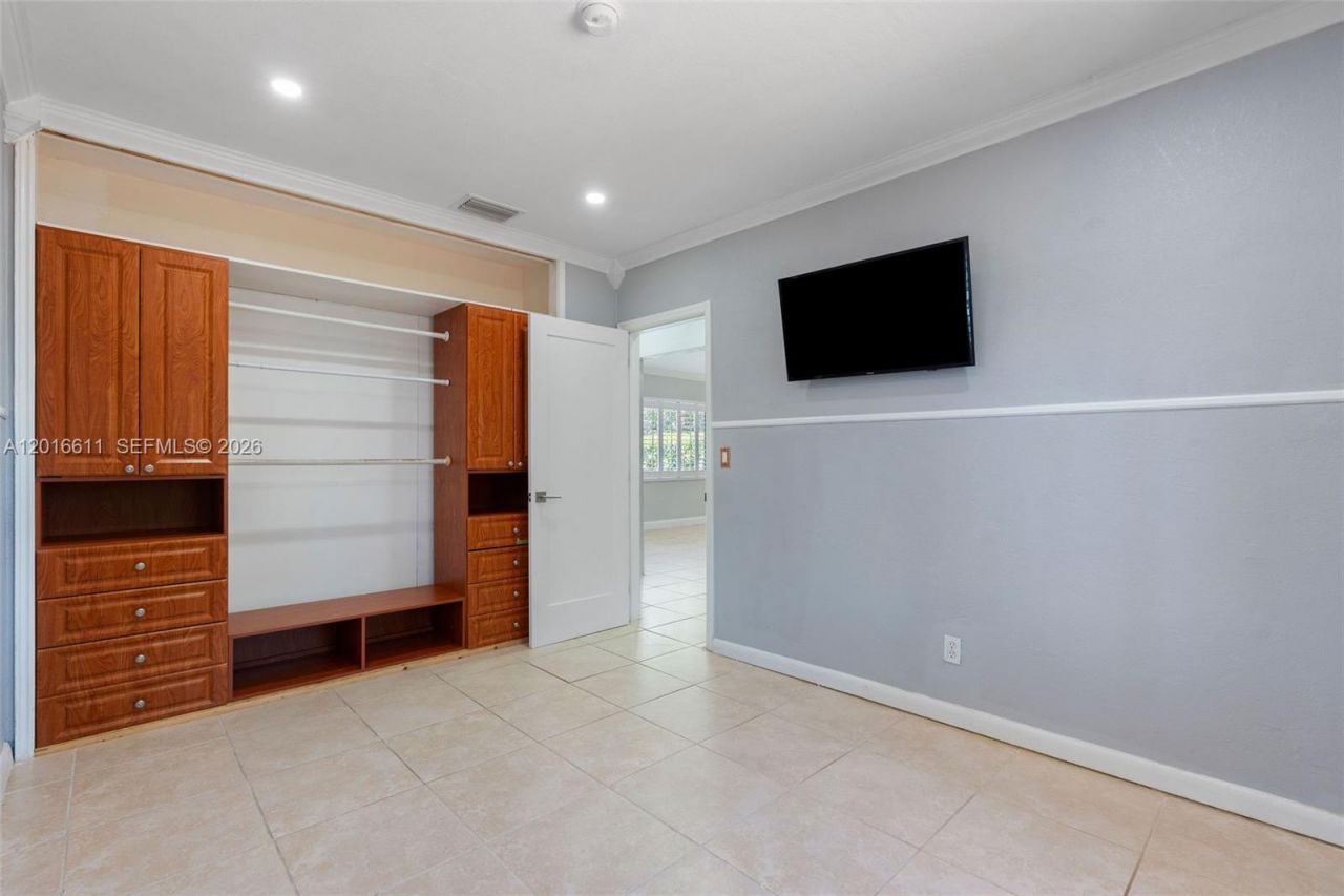 1025 Sylvania Blvd , West Miami, FL 33144 Photo