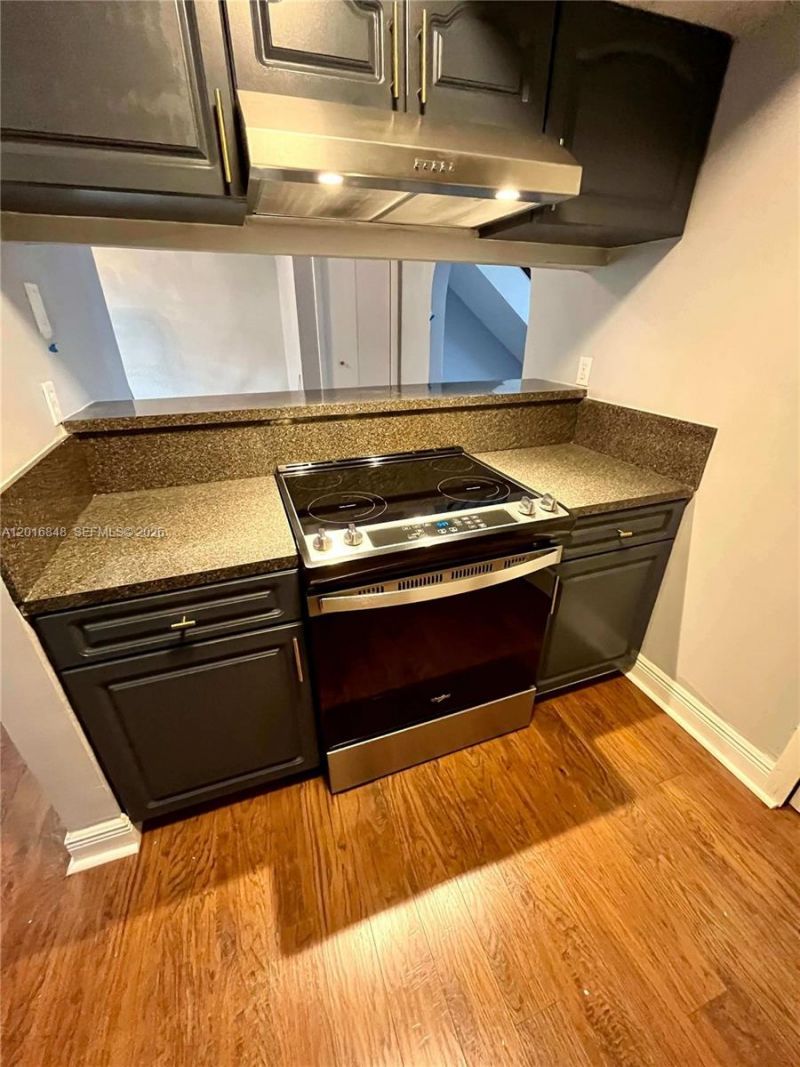 235 Antilla Ave, Unit 5, Coral Gables, FL 33134 Photo
