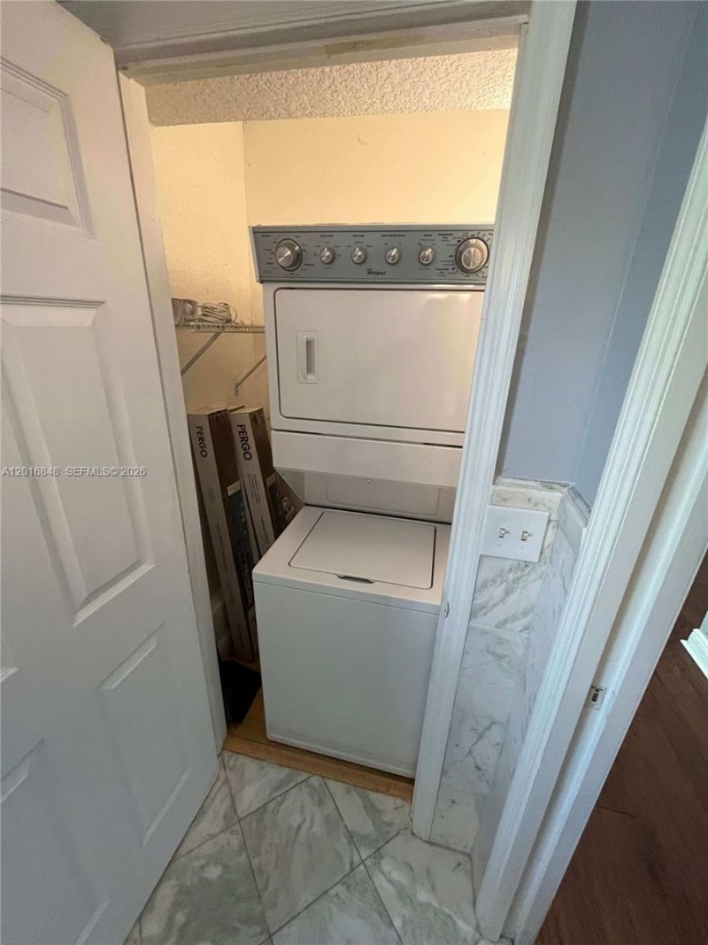 235 Antilla Ave, Unit 5, Coral Gables, FL 33134 Photo