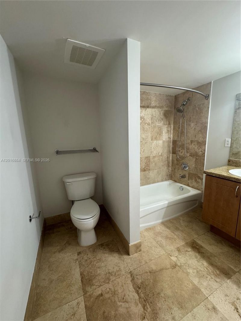 1555 N N.treasure Dr, Unit 313, North Bay Village, FL 33141 Photo