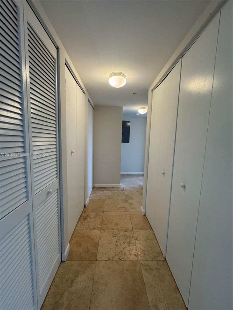 1555 N N.treasure Dr, Unit 313, North Bay Village, FL 33141 Photo