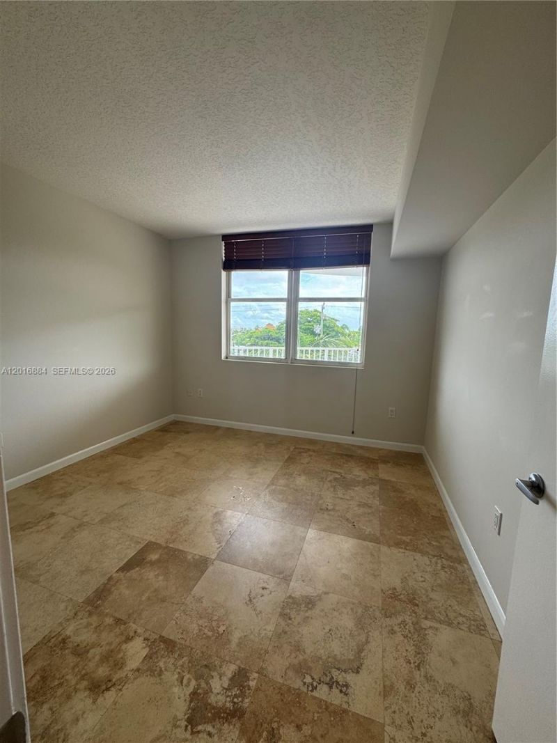 1555 N N.treasure Dr, Unit 313, North Bay Village, FL 33141 Photo