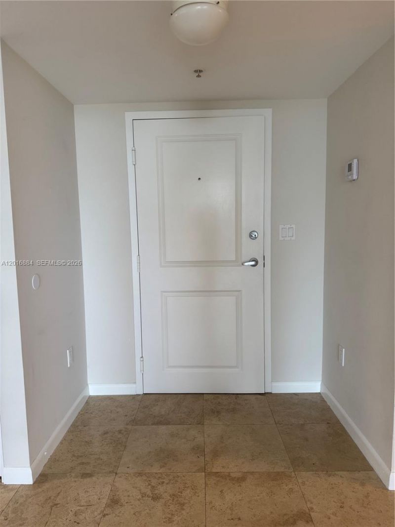 1555 N N.treasure Dr, Unit 313, North Bay Village, FL 33141 Photo