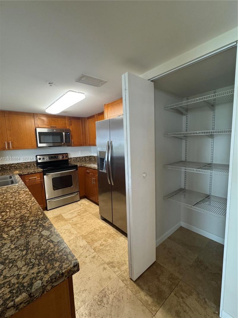 1555 N N.treasure Dr, Unit 313, North Bay Village, FL 33141 Photo