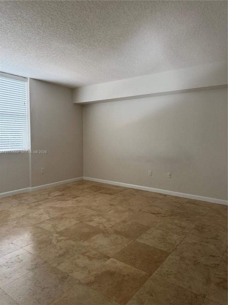1555 N N.treasure Dr, Unit 313, North Bay Village, FL 33141 Photo