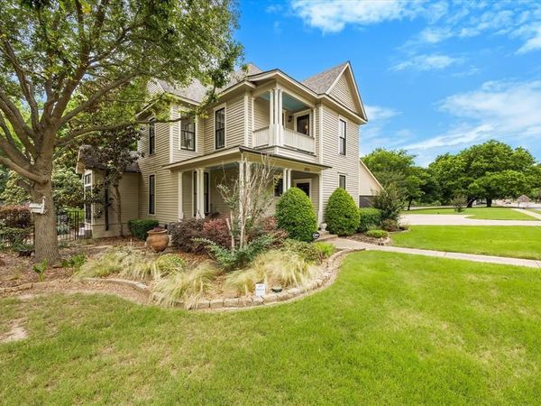 1025 W Main Street, Waxahachie, TX 75165