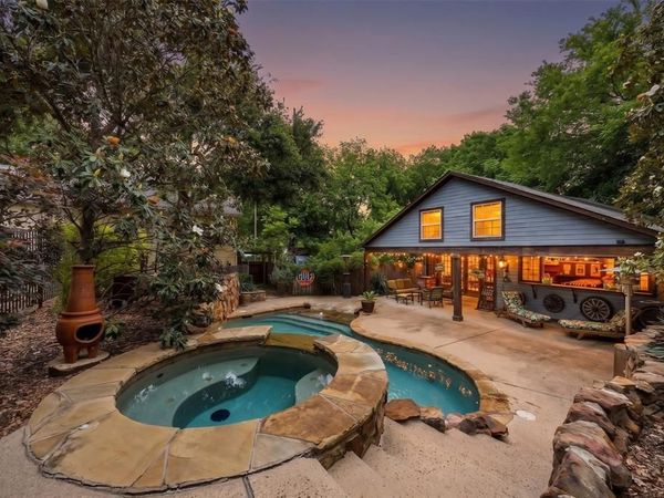 1025 W Main Street, Waxahachie, TX 75165