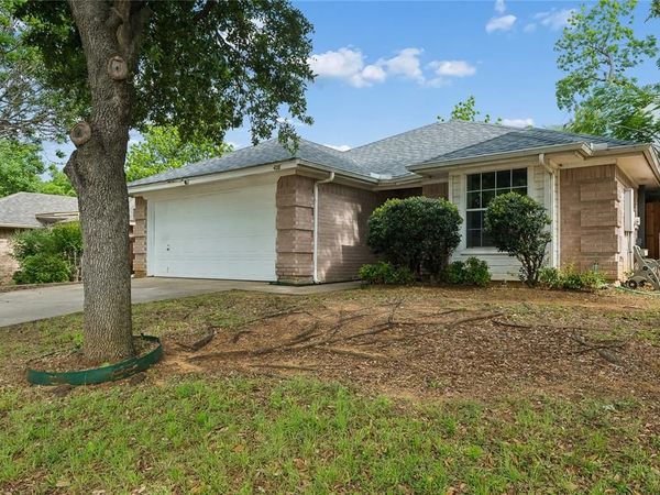 428 Caviness Drive, Grapevine, TX 76051
