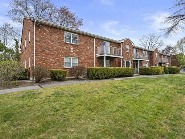 6 Kingswood Dr, Unit 11, Abington, MA 02351