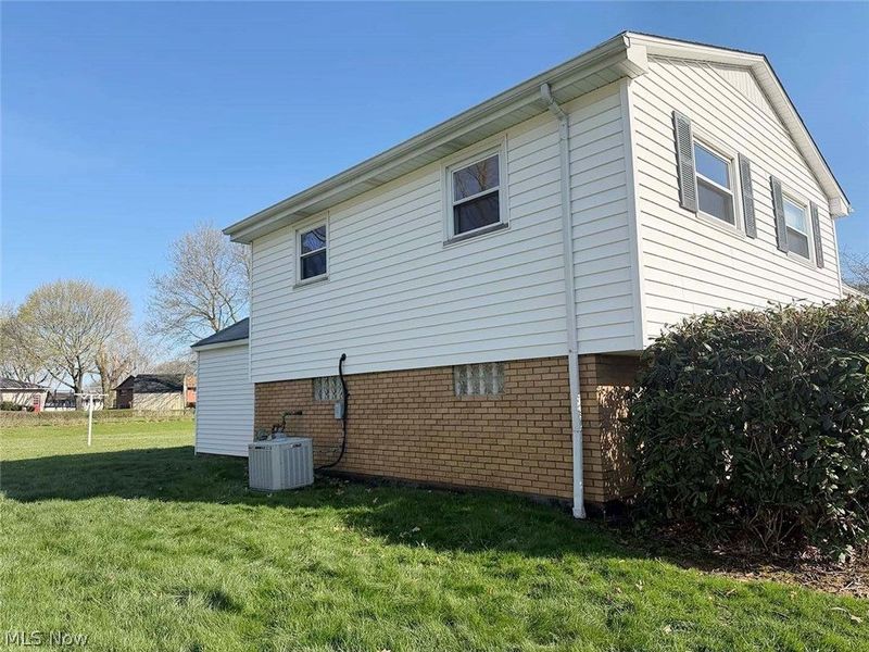 7090 Hillridge Avenue NE, Canton, OH 44721 Photo 4