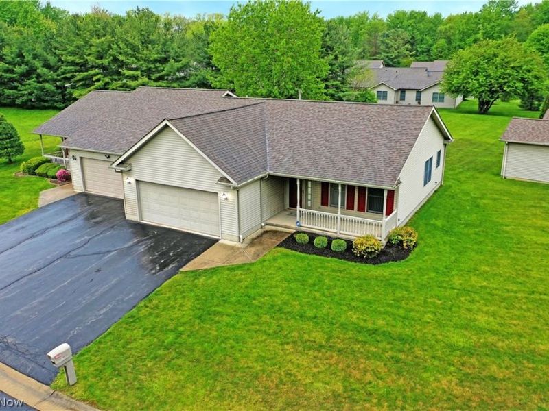 5180 Winthrop Drive, Austintown, OH 44515 Photo 2