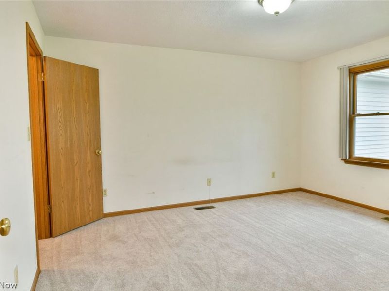 5180 Winthrop Drive, Austintown, OH 44515 Photo 32