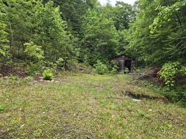 36 US Hwy 119 , Calvin, KY 40813