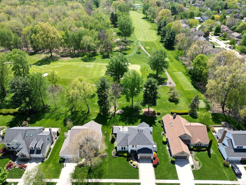 2097 Thistlewood Drive, Columbus, OH 43235 Photo 2