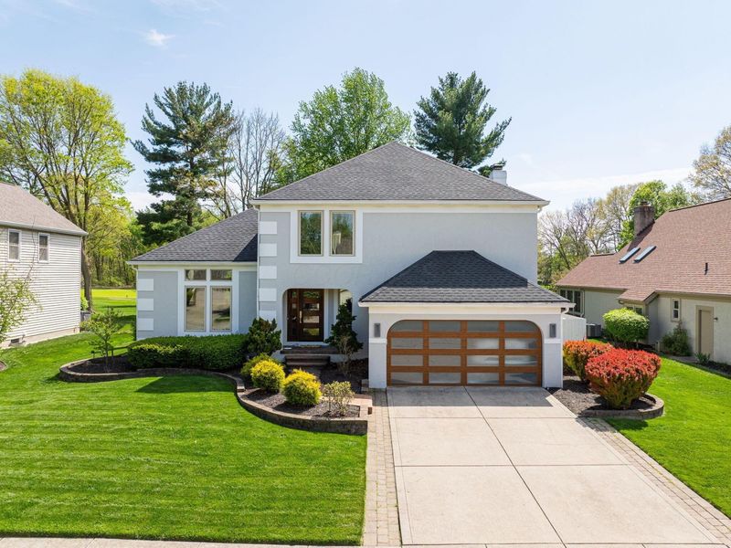 2097 Thistlewood Drive, Columbus, OH 43235 Photo 3