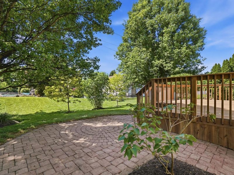1029 Laketree Court E, Westerville, OH 43081 Photo 36