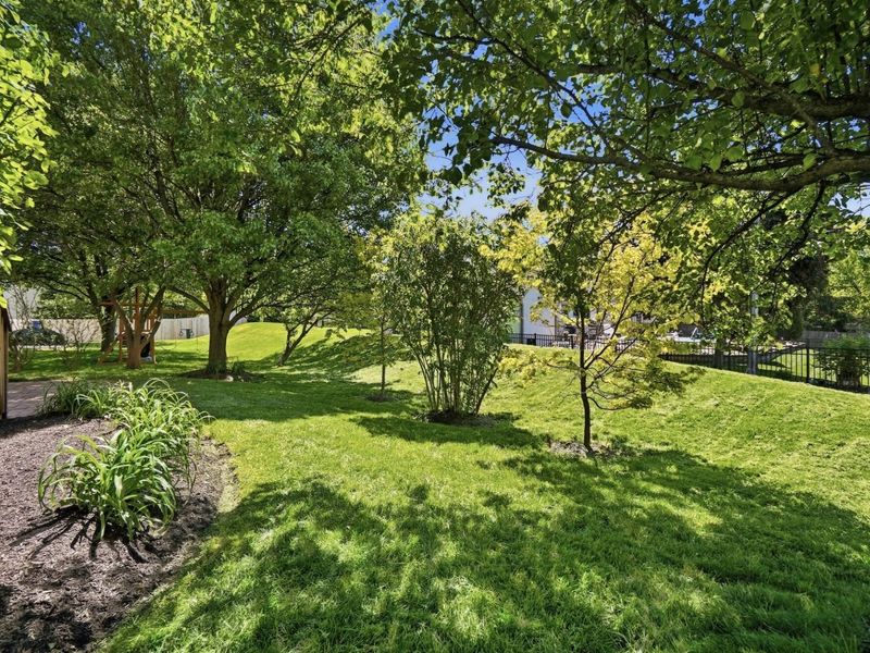 1029 Laketree Court E, Westerville, OH 43081 Photo 39