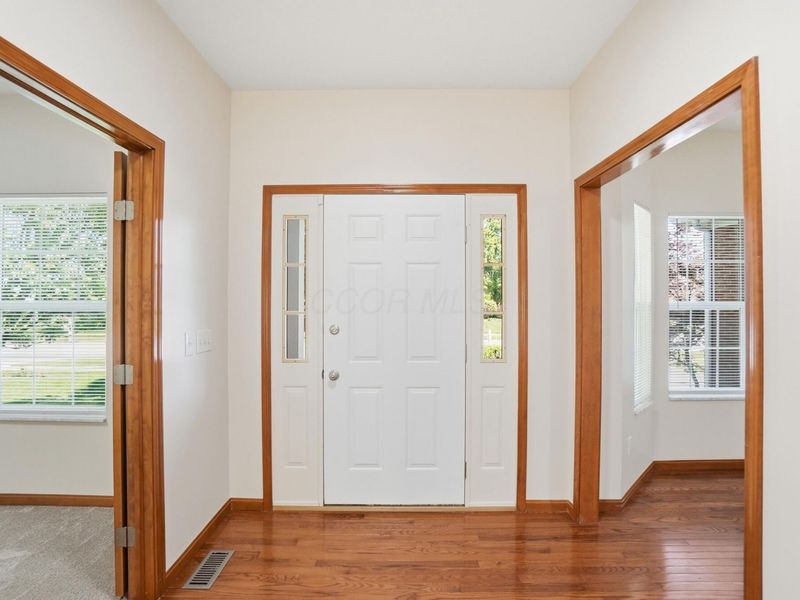 1029 Laketree Court E, Westerville, OH 43081 Photo 4