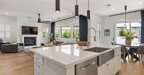 5201 F St, Sacramento, CA 95819 Photo
