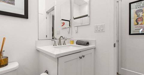 5201 F St, Sacramento, CA 95819 Photo