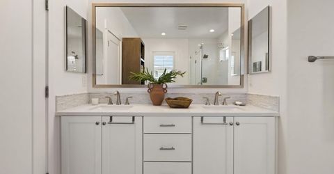 5201 F St, Sacramento, CA 95819 Photo