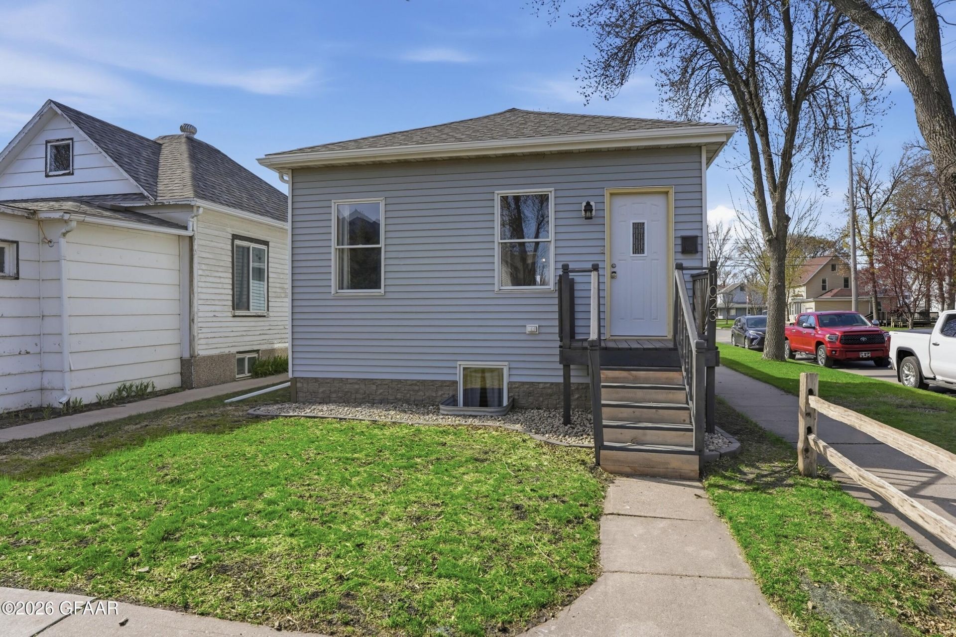 1023 4th Avenue N, Grand Forks, ND 58203 Main Photo