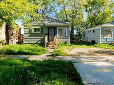 722 Barrie Avenue, Flint, MI 48507