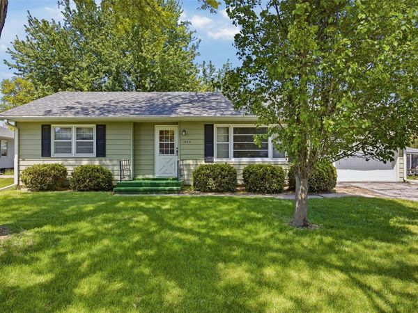 1480 Henderson Drive, Marion, IA 52302