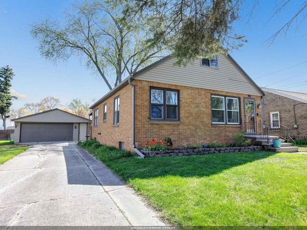 982 HOLZER STREET, Green Bay, WI 54303