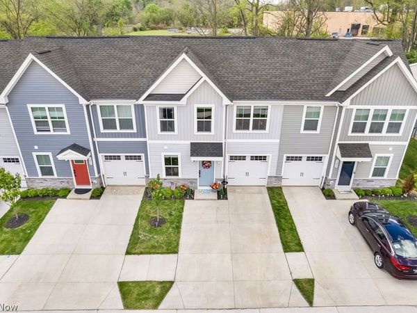 1278 Divot Circle , Akron, OH 44313