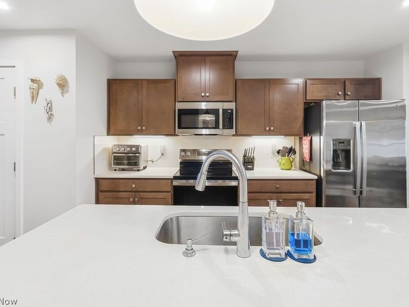 1278 Divot Circle, Akron, OH 44313 Photo 8