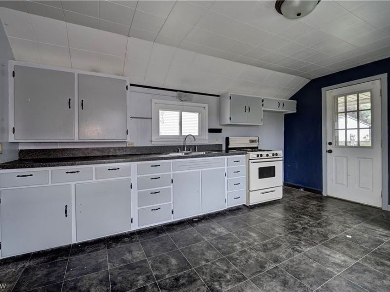 167 Mill Street SW, Sugarcreek, OH 44681 Photo 10