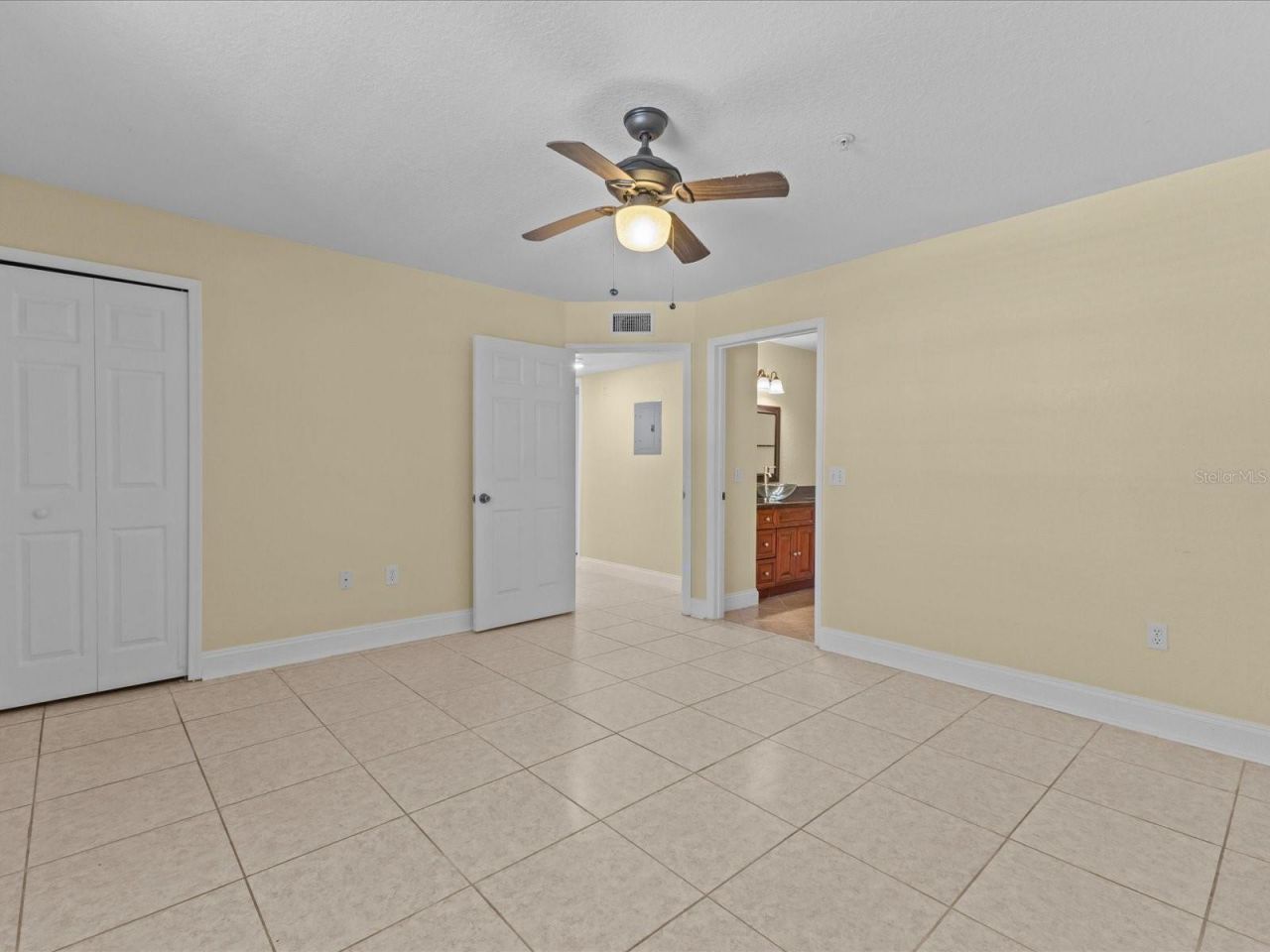 13839 Fairway Island Drive, Unit 1111, Orlando, FL 32837 Photo