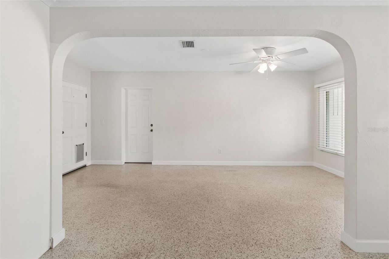 2700 43rd Street N, Saint Petersburg, FL 33713 Photo