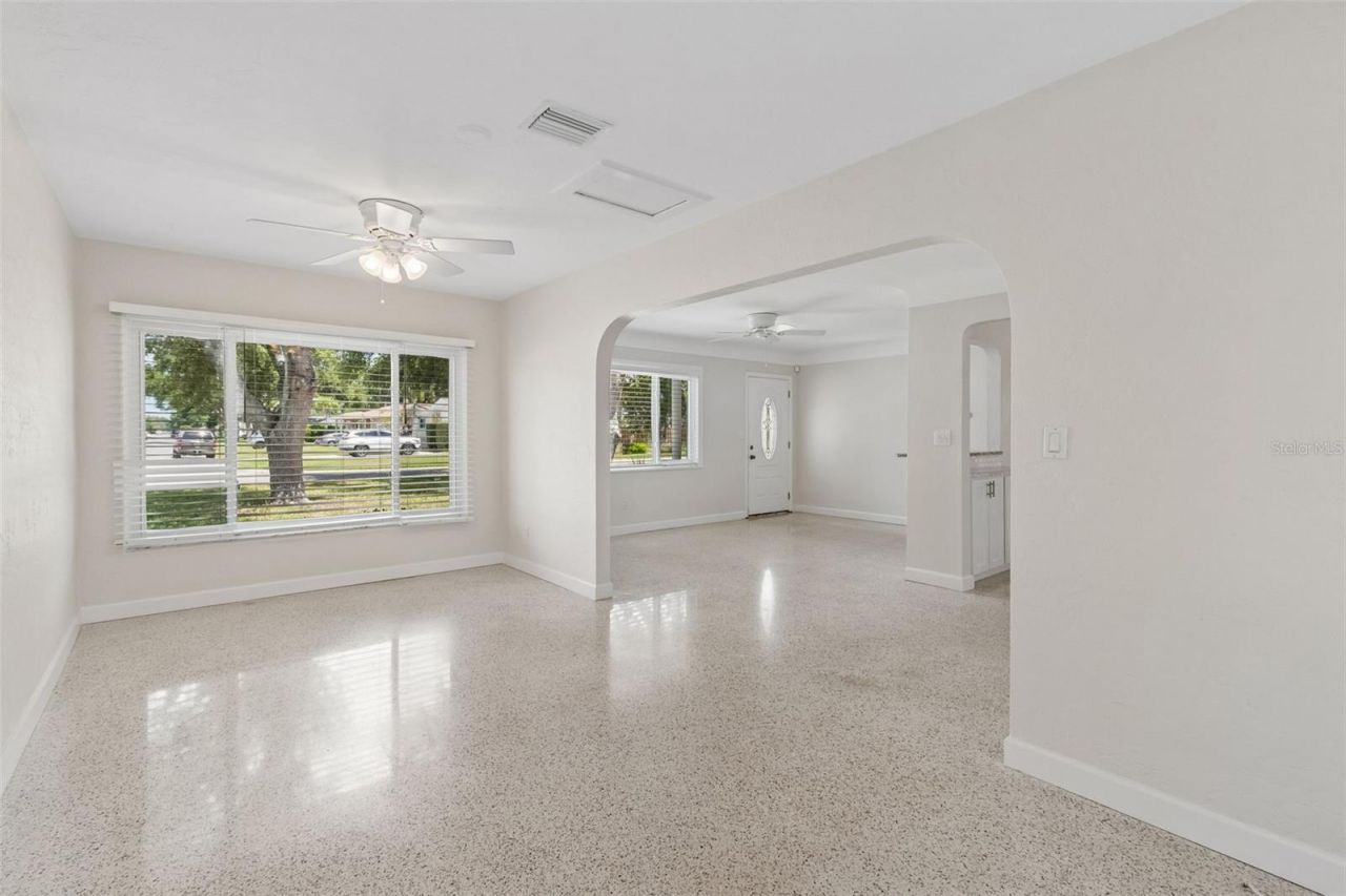 2700 43rd Street N, Saint Petersburg, FL 33713 Photo