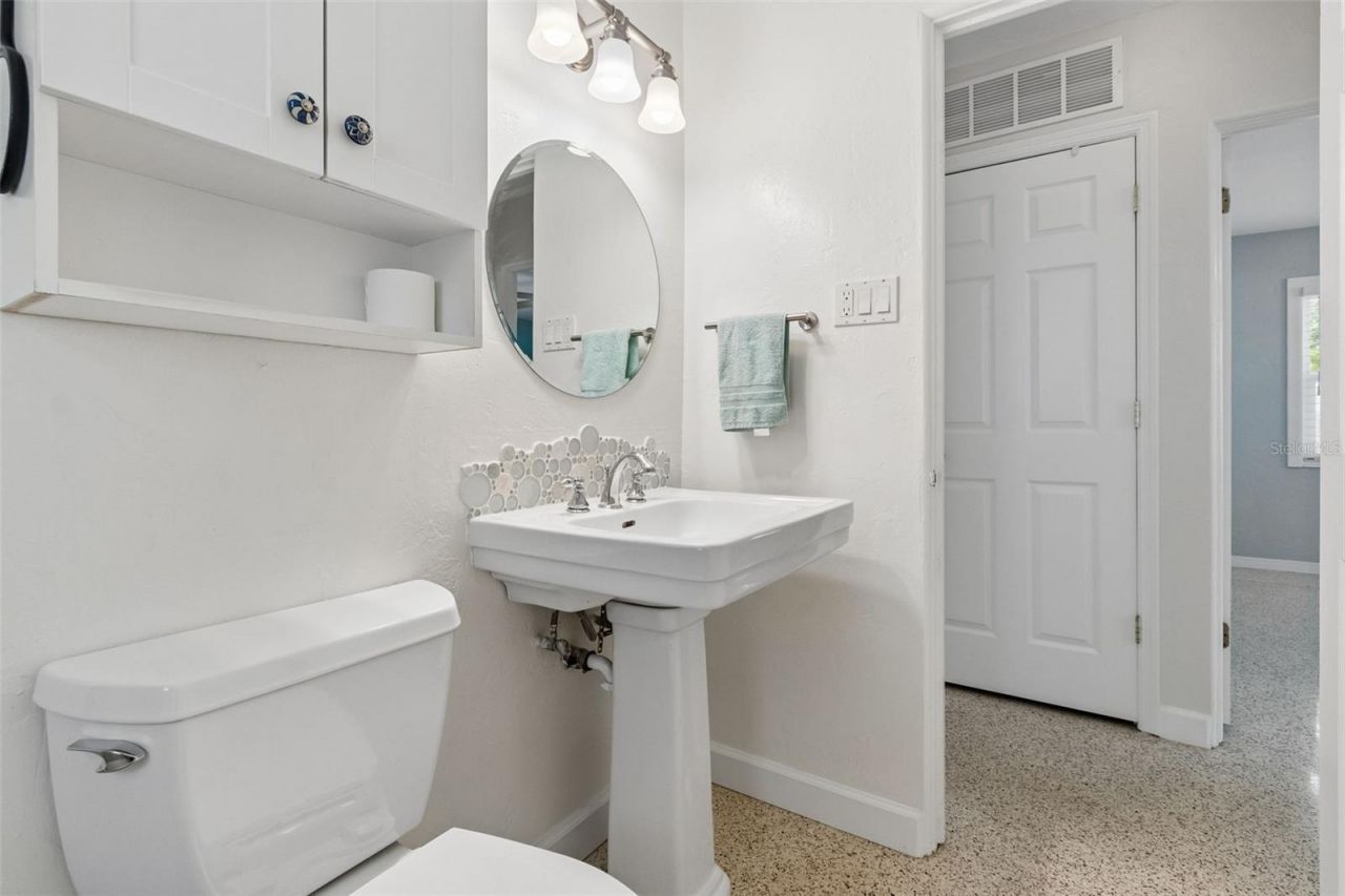 2700 43rd Street N, Saint Petersburg, FL 33713 Photo