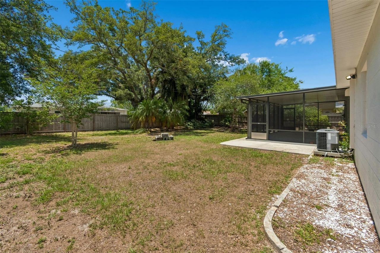 2700 43rd Street N, Saint Petersburg, FL 33713 Photo