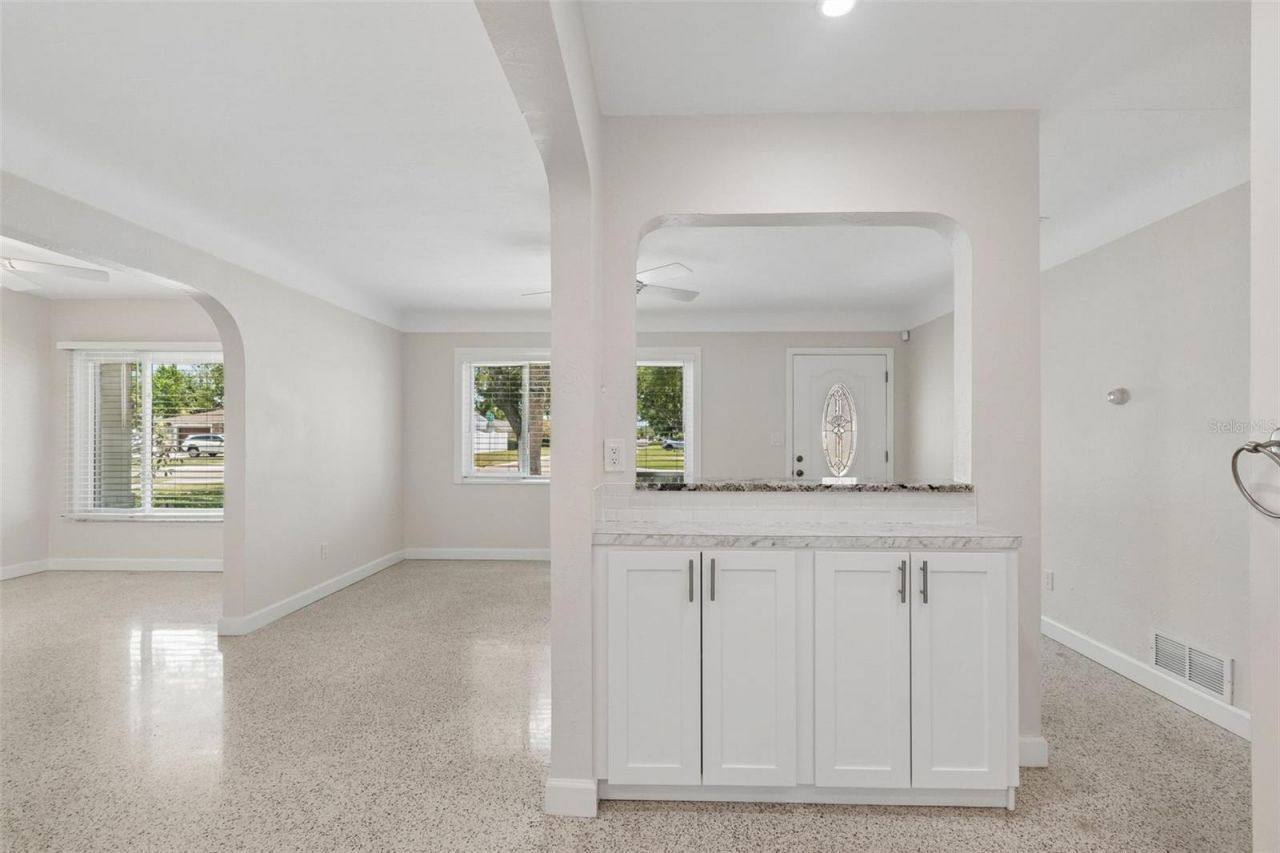 2700 43rd Street N, Saint Petersburg, FL 33713 Photo