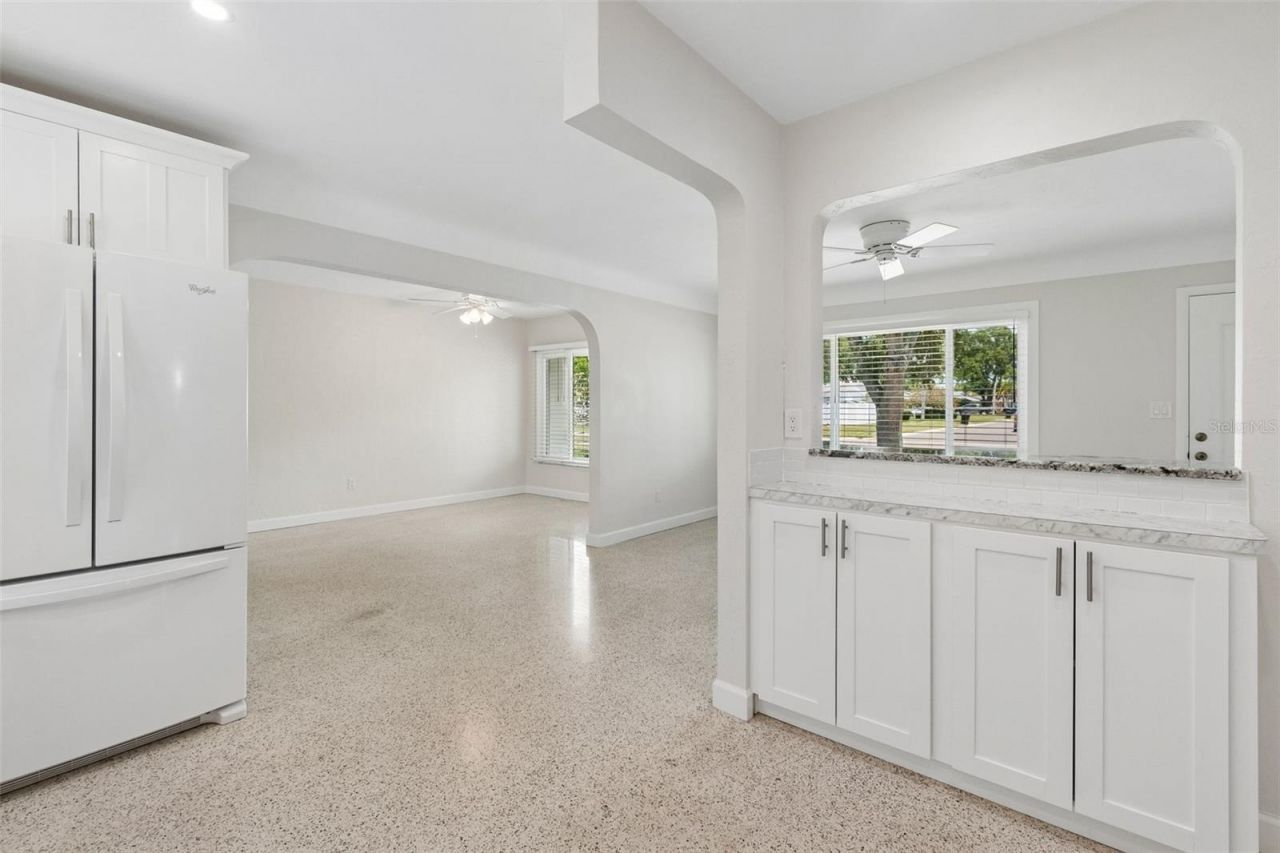 2700 43rd Street N, Saint Petersburg, FL 33713 Photo