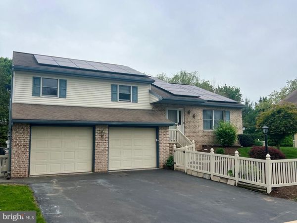 205 ROOSEVELT CIRCLE , EPHRATA, PA 17522