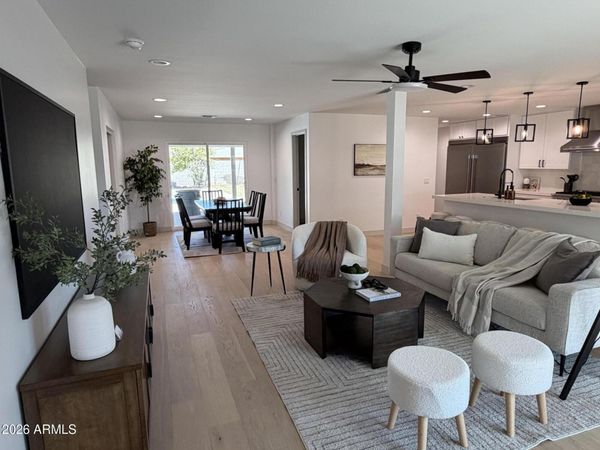4646 E VERNON Avenue, Phoenix, AZ 85008