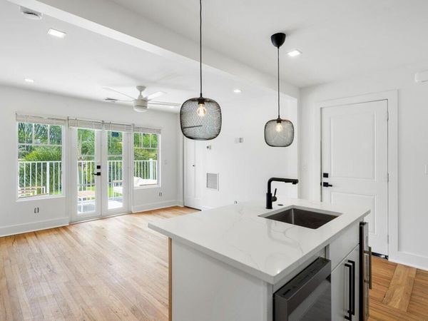 401 NE 2nd Avenue, Unit 4, Delray Beach, FL 33444