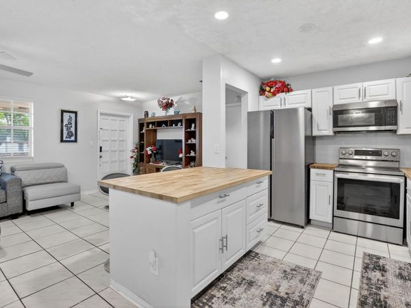 1411 NW 89th Avenue, Pembroke Pines, FL 33024