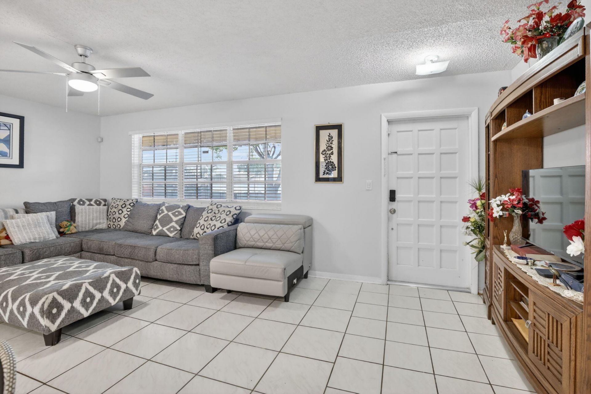 1411 NW 89th Avenue, Pembroke Pines, FL 33024 Photo