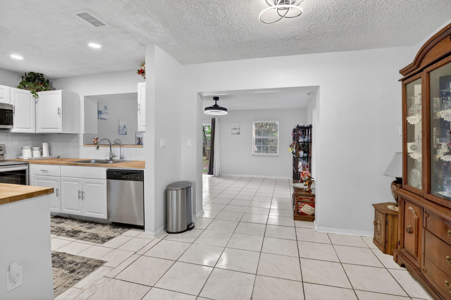 1411 NW 89th Avenue, Pembroke Pines, FL 33024 Photo