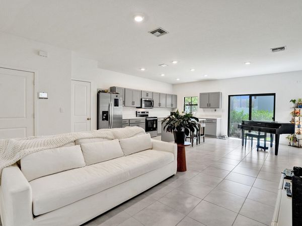 975 NW 3rd Terrace, Pompano Beach, FL 33060