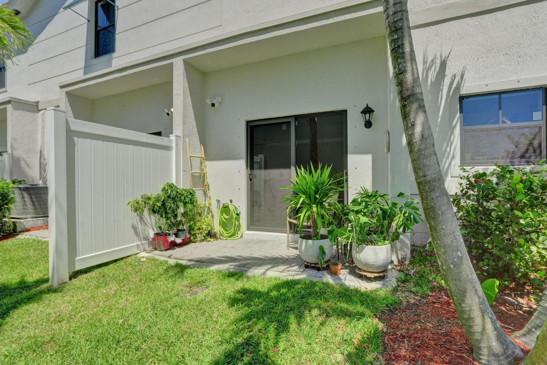 975 NW 3rd Terrace, Pompano Beach, FL 33060 Photo